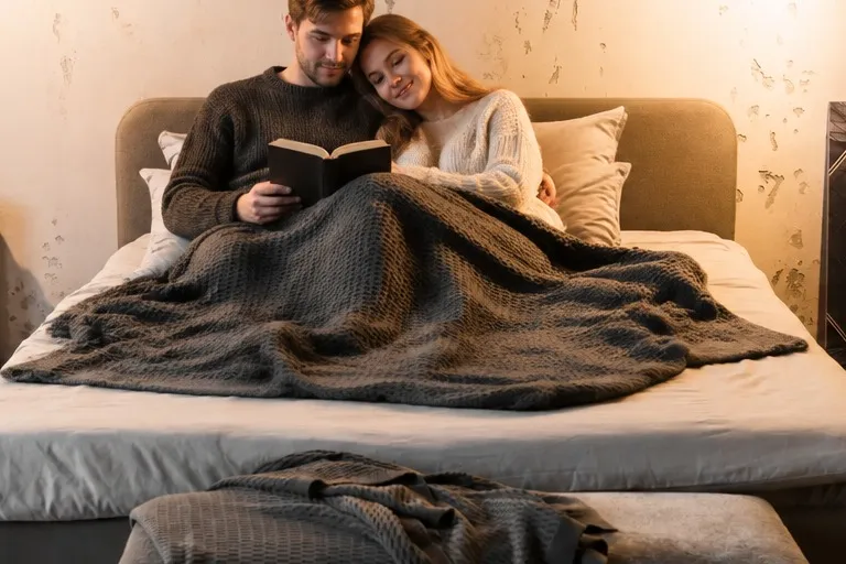 с книгой. Love story для пары — фотосессия в зале Ксенон, PhotoHub