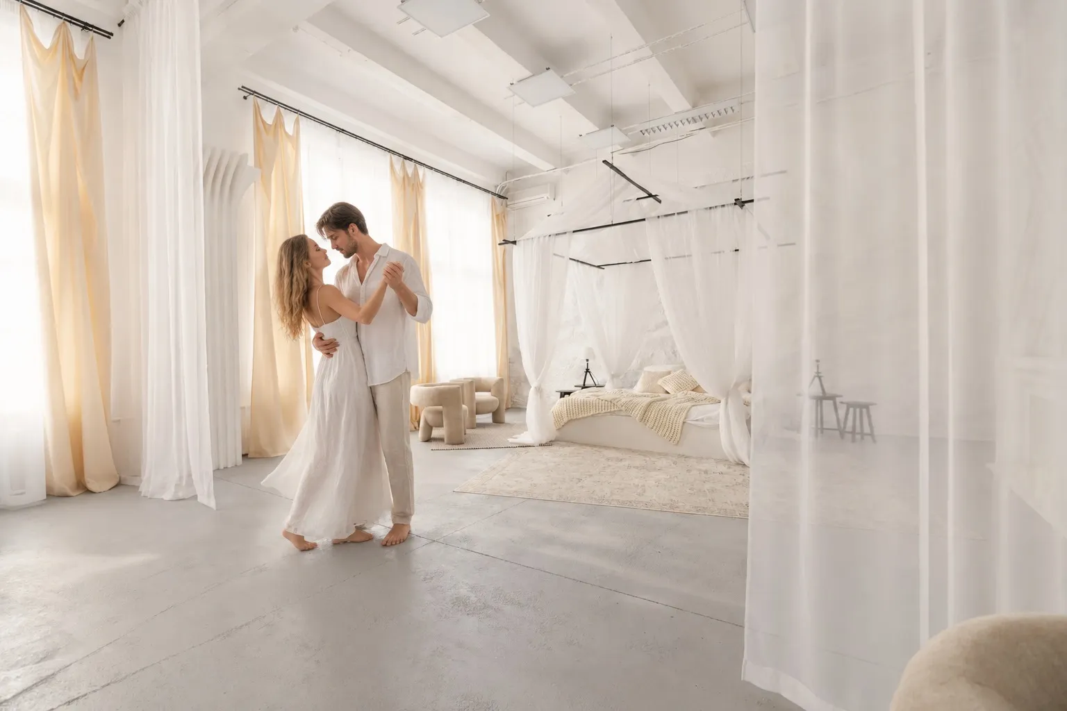 танец в белом зале. Love story для пары — фотосессия в зале Висмут, PhotoHub
